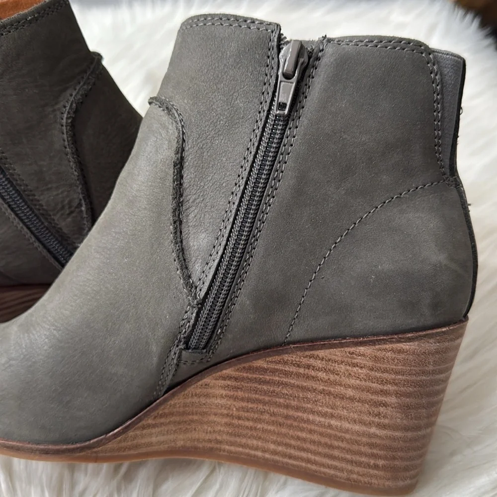 LUCKY BRAND Zanta Nubuck Booties